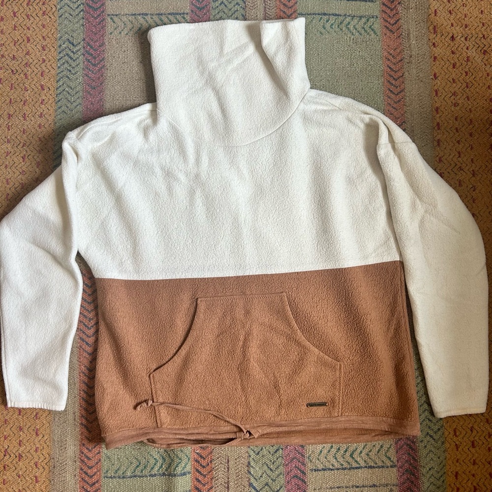 Carve Designs Rowatown Cowlneck - Medium - white/tan
